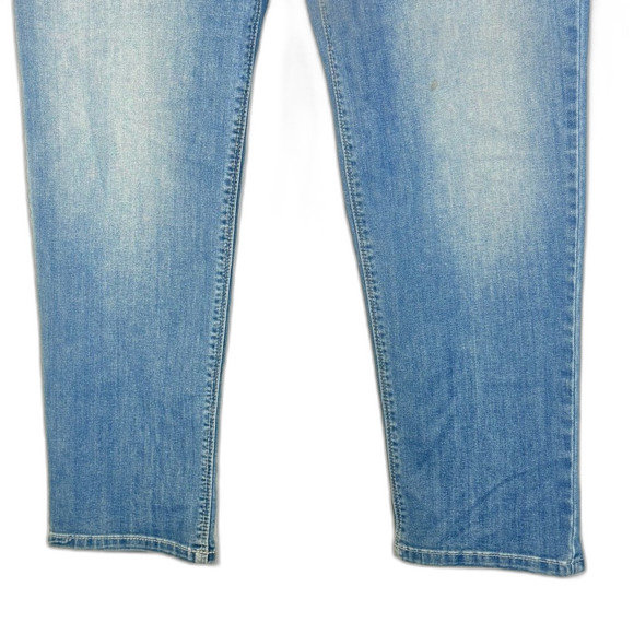 Chicos Platinum cropped Denim Jeans size 2/12 soft stretch - Picture 2 of 10